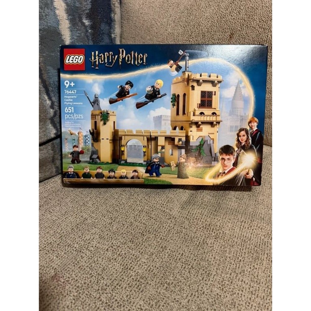 Lego Harry Potter Hogwarts Castle flying lessons